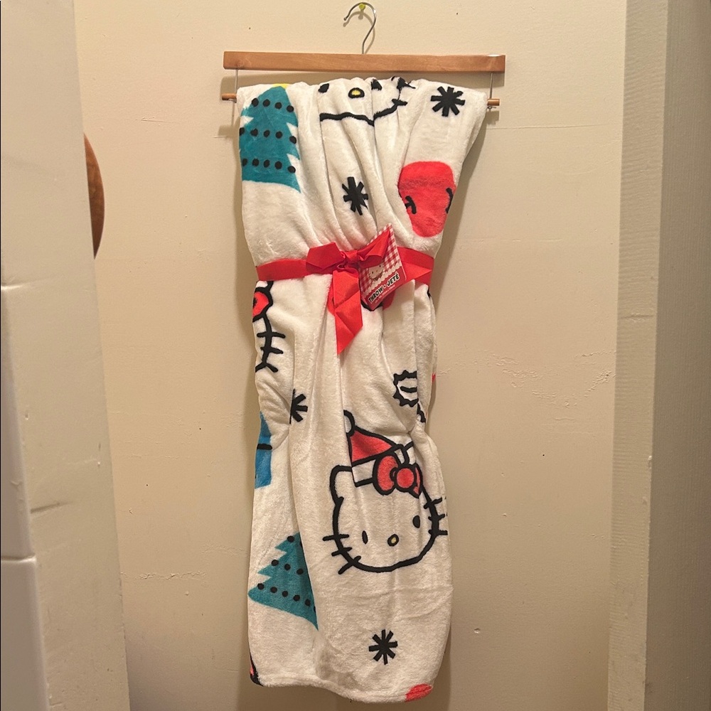 Hello Kitty White and Red Blanket